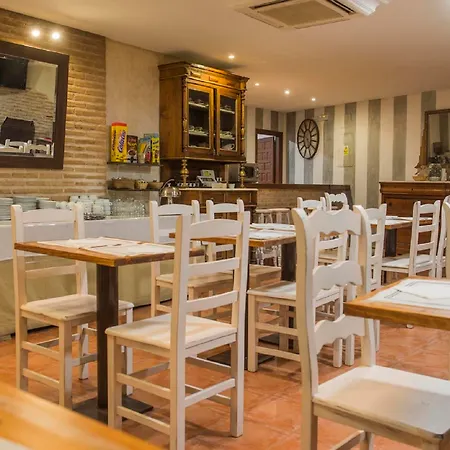 Гостевой дом Yit Puerta Bisagra 2*