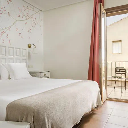 Yit Puerta Bisagra Гостевой дом 2*