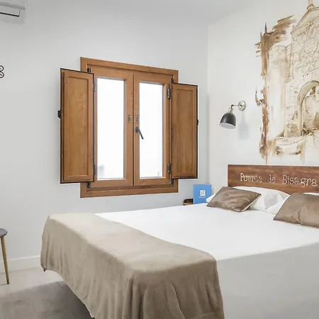 Guest house Yit Puerta Bisagra