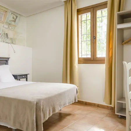 Guest house Yit Puerta Bisagra 2*