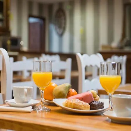 Yit Puerta Bisagra Penzion 2*