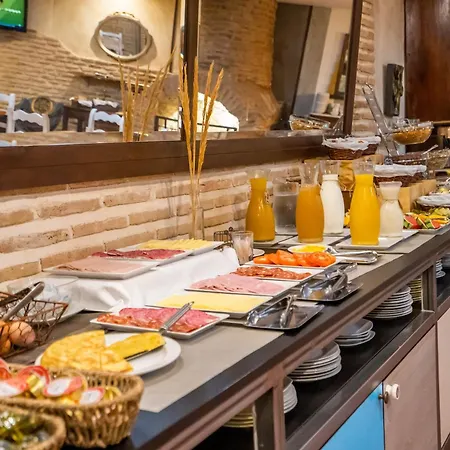 Guest house Yit Puerta Bisagra