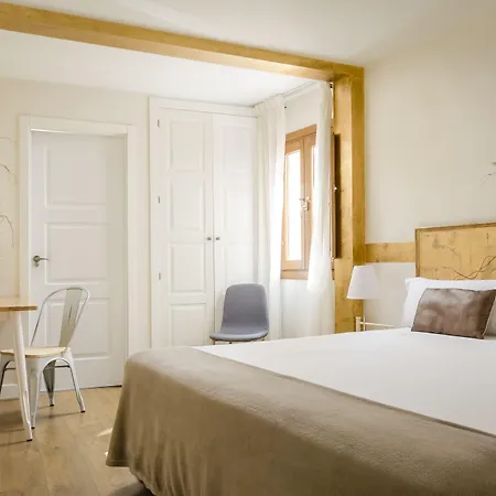 Penzion Yit Puerta Bisagra