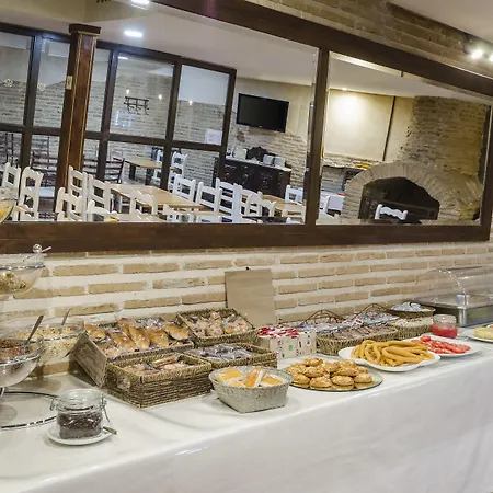 Yit Puerta Bisagra Guest house 2*