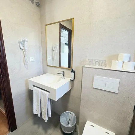 بيت ضيافة Yit Puerta Bisagra توليدو