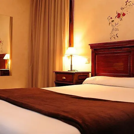 Yit Puerta Bisagra Guest house 2*