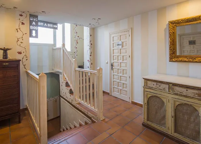 Yit Puerta Bisagra Guest house 2*