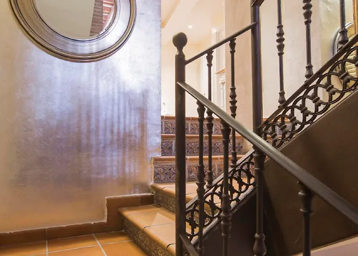 Yit Puerta Bisagra Guest house Toledo