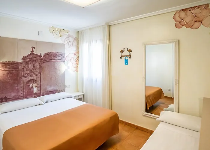 Yit Puerta Bisagra Guest house Toledo