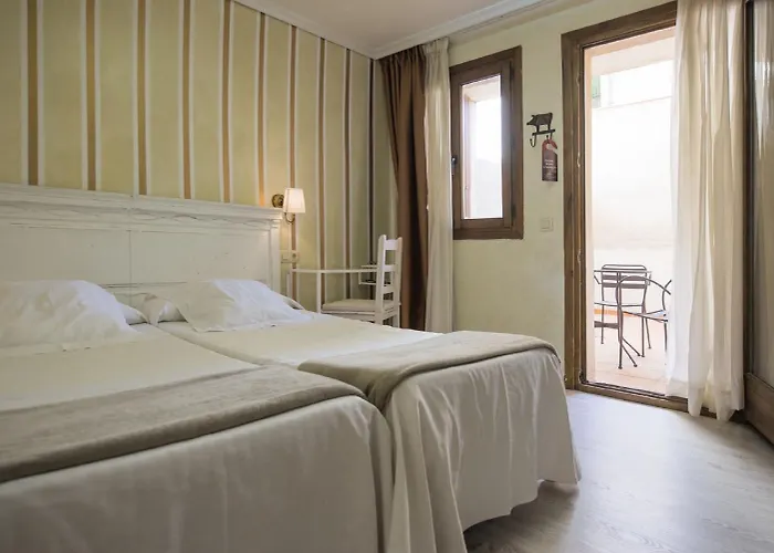 Yit Puerta Bisagra Guest house Toledo