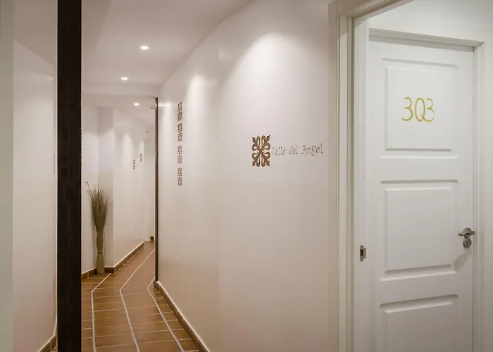 Yit Puerta Bisagra Guest house 2*