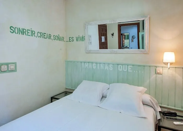 Yit Puerta Bisagra Guest house 2*